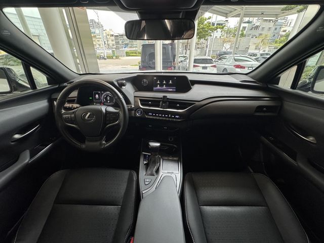 LEXUS凌志 UX250H  第6張相片