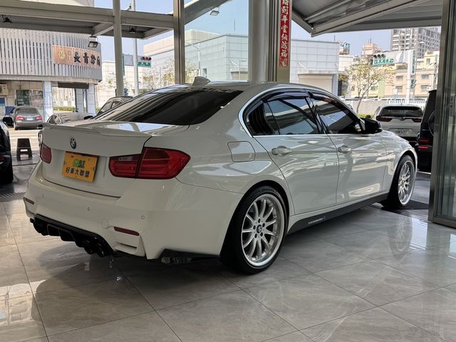 BMW寶馬 318D SEDAN  第2張相片