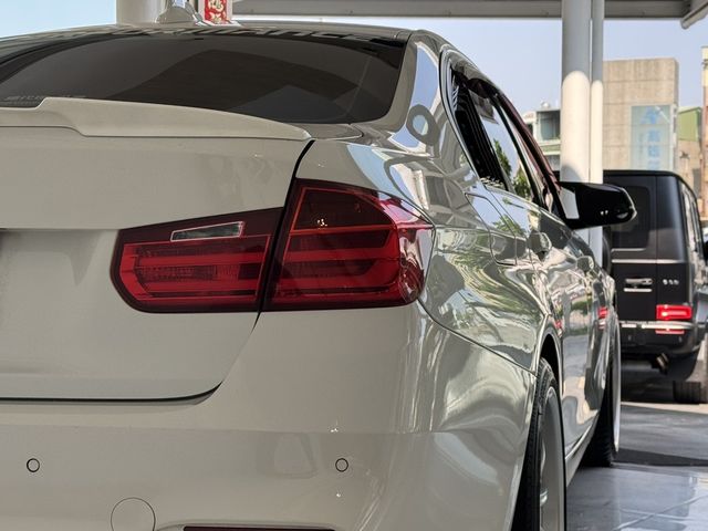 BMW寶馬 318D SEDAN  第3張相片
