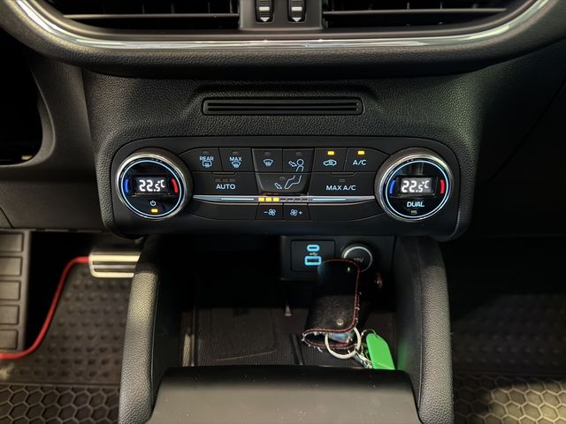 FORD福特 KUGA  第12張相片