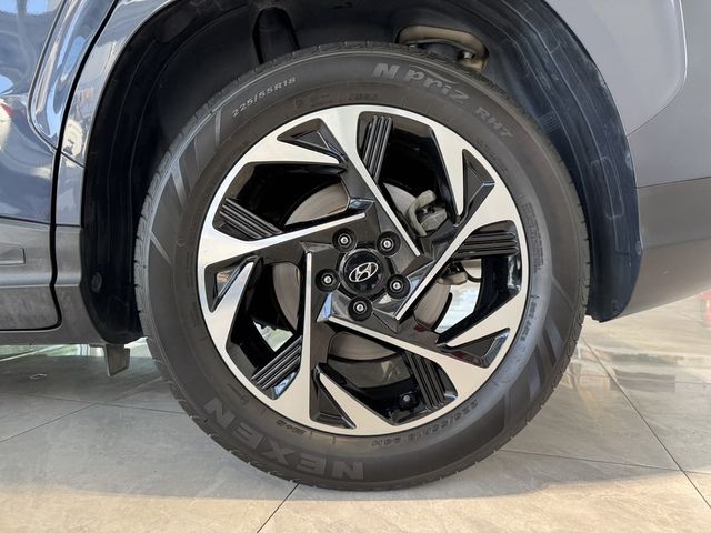 HYUNDAI現代 CUSTIN  第3張相片