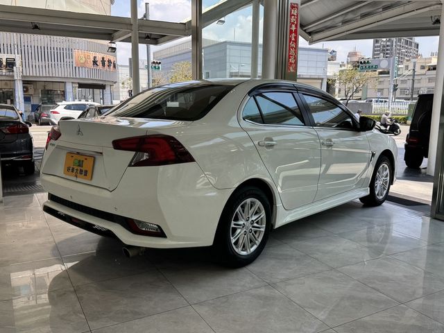 MITSUBISHI三菱 GRAND LANCER  第2張相片