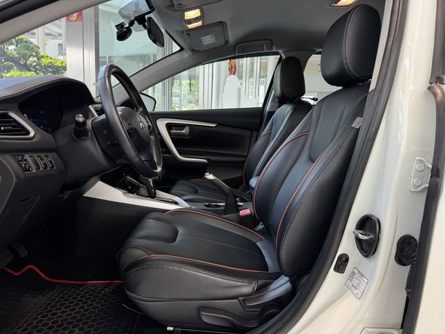 MITSUBISHI三菱 GRAND LANCER  第10張相片