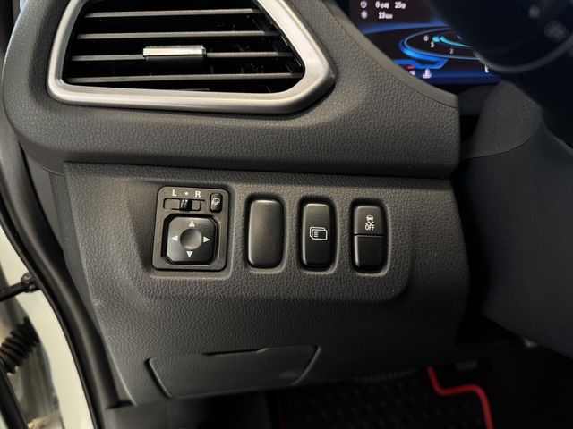 MITSUBISHI三菱 GRAND LANCER  第16張相片