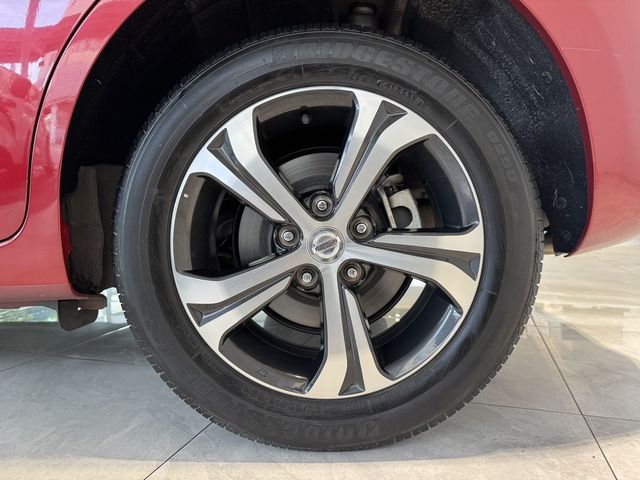 NISSAN日產 TIIDA  第4張相片