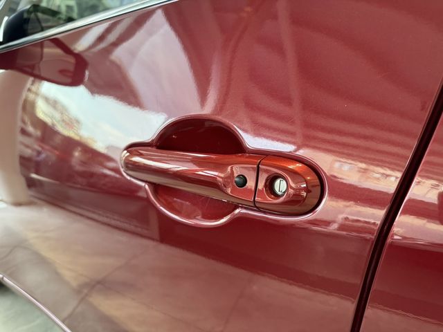 NISSAN日產 TIIDA  第5張相片