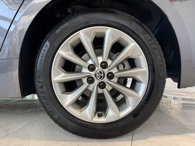 TOYOTA豐田 COROLLA ALTIS HYBRID  第5張相片