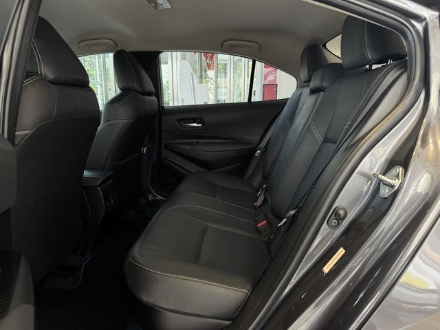 TOYOTA豐田 COROLLA ALTIS HYBRID  第9張相片