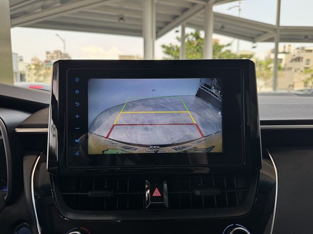 TOYOTA豐田 COROLLA ALTIS HYBRID  第13張相片