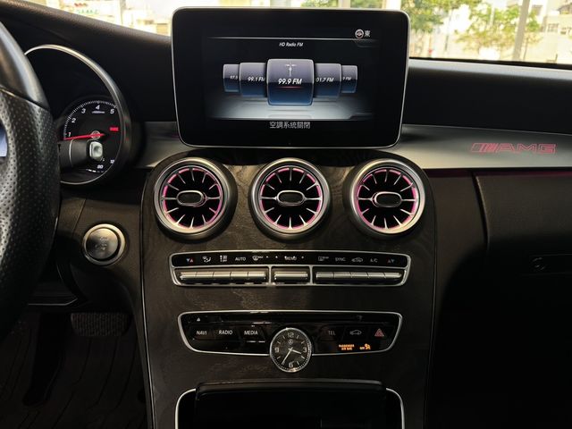 M-BENZ賓士 C300  第13張相片