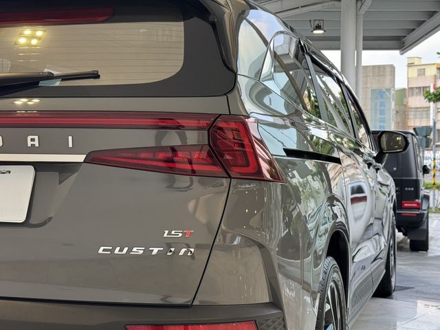 HYUNDAI現代 CUSTIN  第3張相片