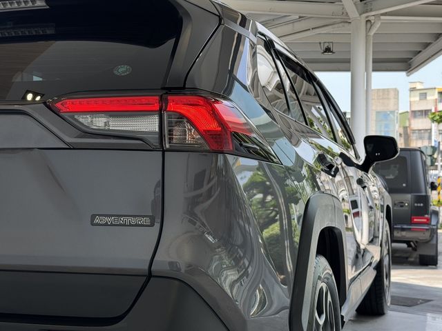 TOYOTA豐田 RAV4  第3張相片