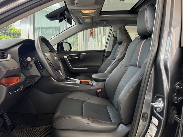 TOYOTA豐田 RAV4  第10張相片