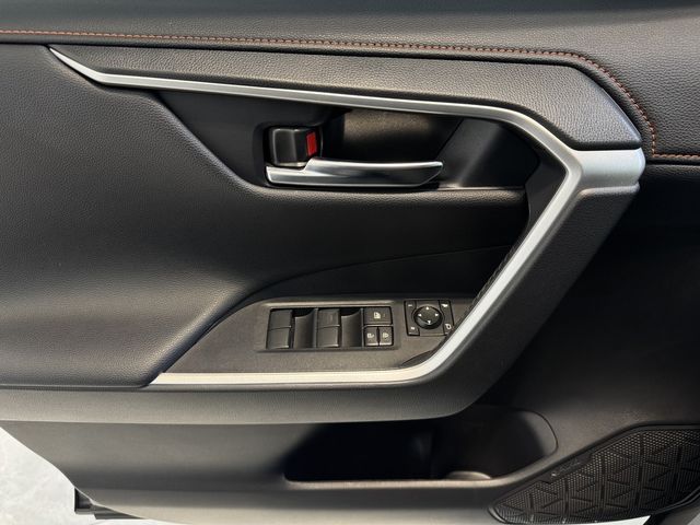 TOYOTA豐田 RAV4  第14張相片