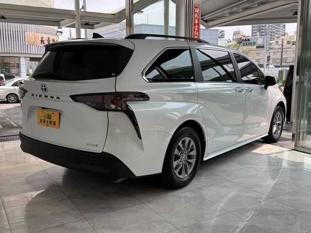 TOYOTA豐田 SIENNA  第2張相片