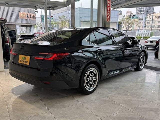 TOYOTA豐田 CAMRY  第2張相片