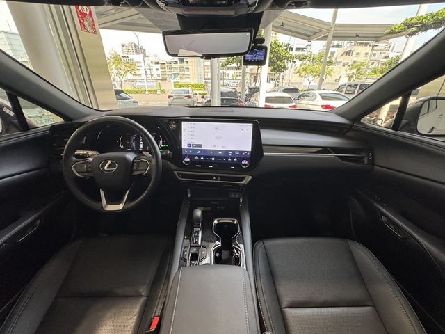 LEXUS凌志 RX350H  第6張相片