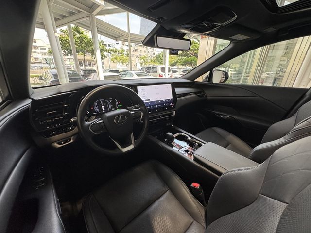 LEXUS凌志 RX350H  第7張相片