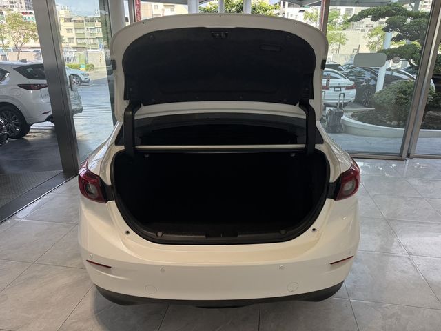 MAZDA馬自達 MAZDA 3  第5張相片