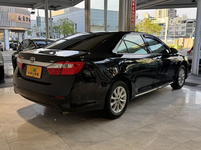 TOYOTA豐田 CAMRY  第2張相片