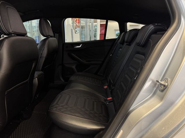 FORD福特 FOCUS WAGON  第8張相片