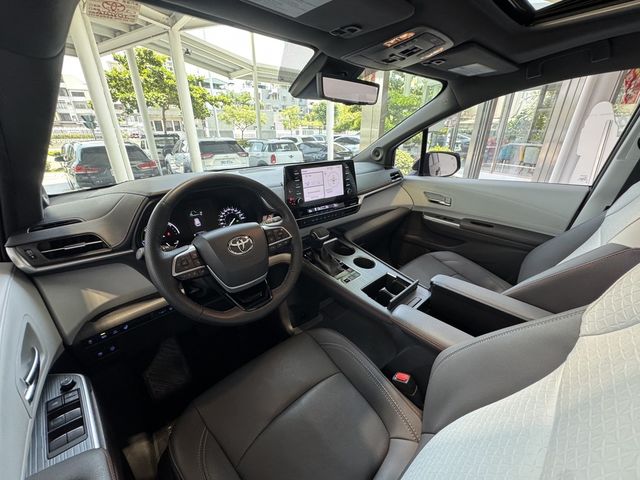 TOYOTA豐田 SIENNA  第7張相片