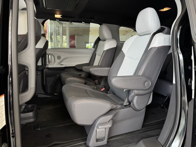 TOYOTA豐田 SIENNA  第9張相片
