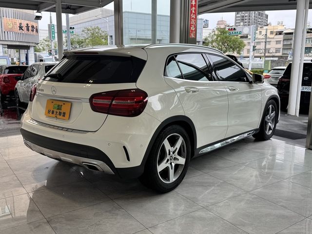 M-BENZ賓士 GLA180  第2張相片