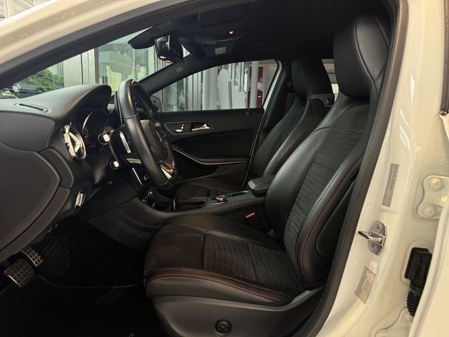 M-BENZ賓士 GLA180  第11張相片