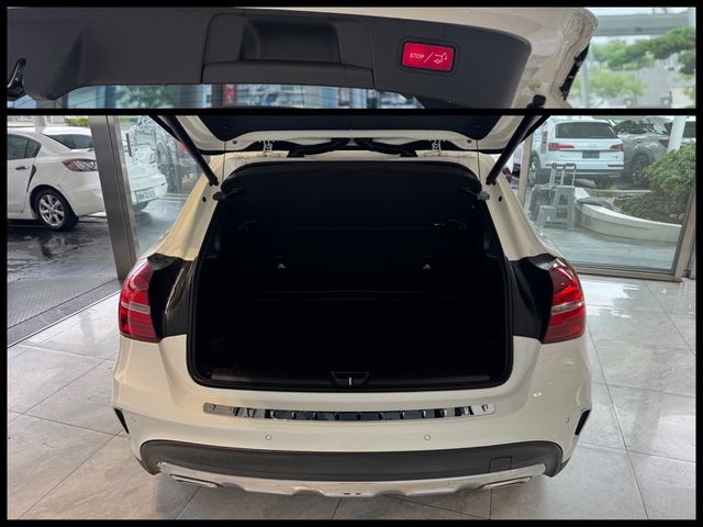 M-BENZ賓士 GLA180  第20張相片
