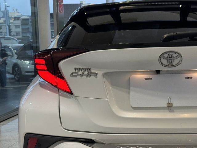 TOYOTA豐田 C-HR  第3張相片