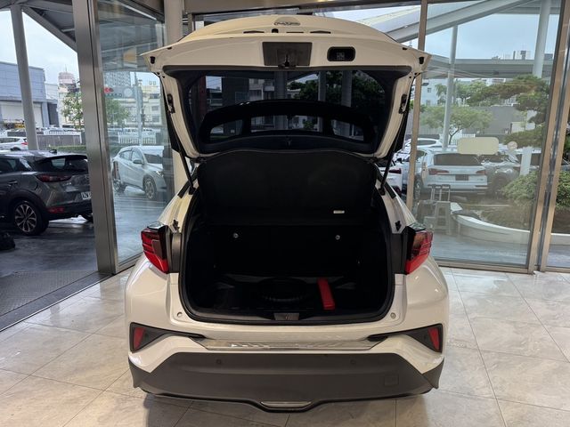 TOYOTA豐田 C-HR  第15張相片