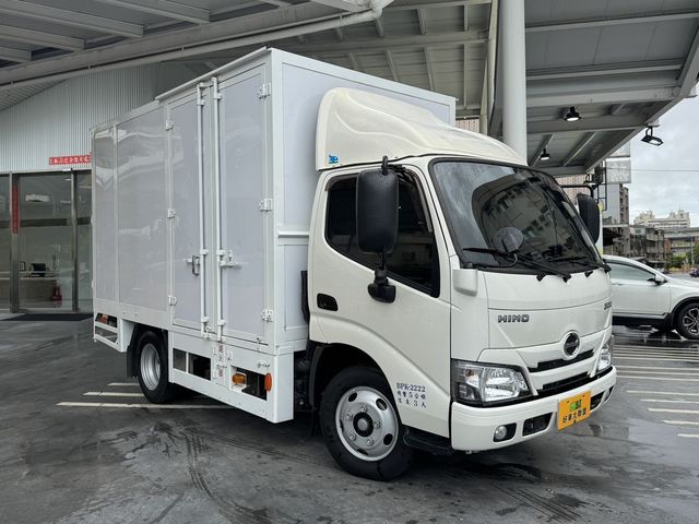 HINO日野 300  第1張相片