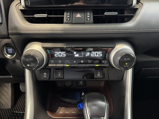 TOYOTA豐田 RAV4  第11張相片