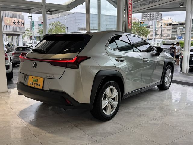 LEXUS凌志 UX250H  第2張相片