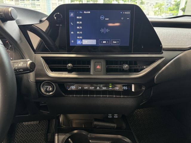 LEXUS凌志 UX250H  第11張相片