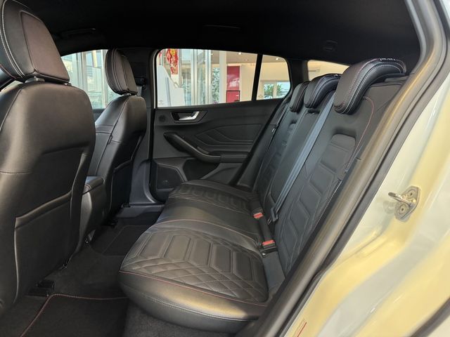FORD福特 FOCUS WAGON  第8張相片