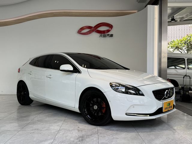 VOLVO富豪 V40  第1張相片