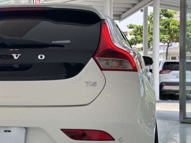 VOLVO富豪 V40  第3張相片