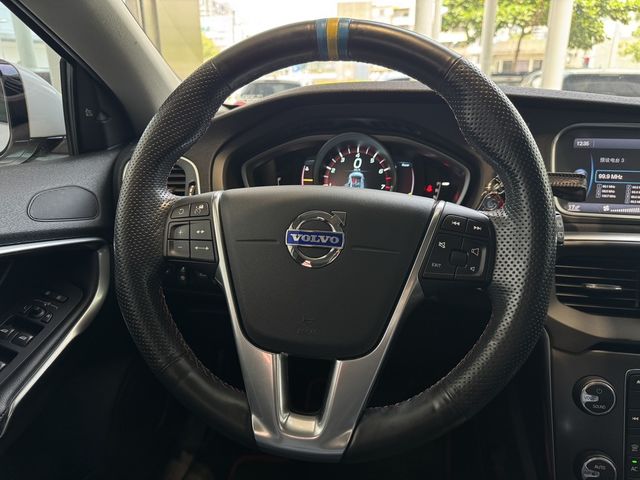 VOLVO富豪 V40  第5張相片