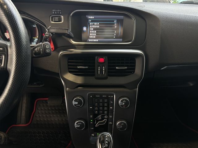 VOLVO富豪 V40  第12張相片