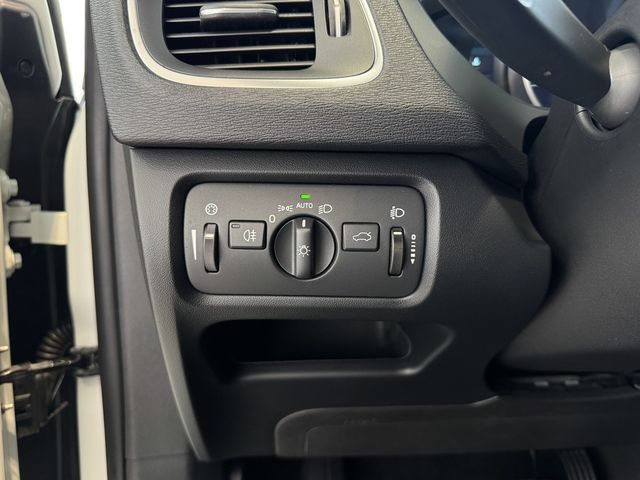 VOLVO富豪 V40  第14張相片