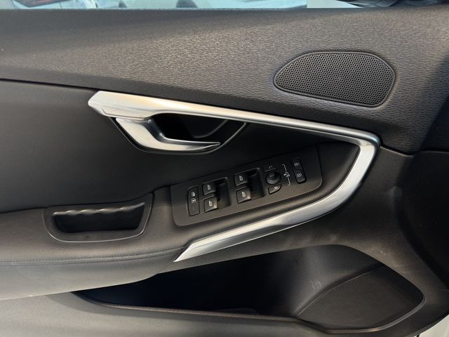 VOLVO富豪 V40  第15張相片