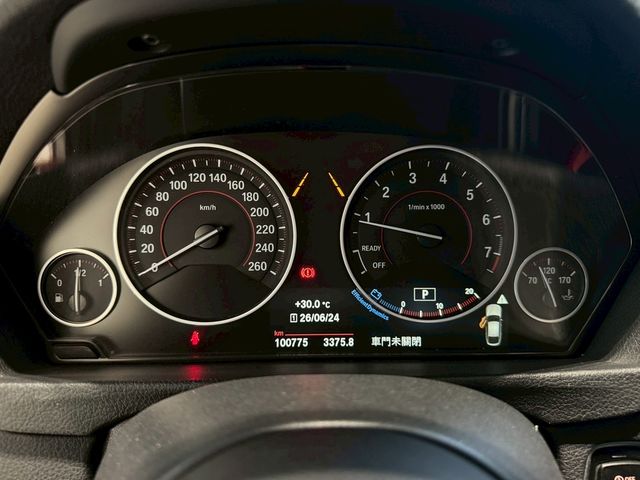 BMW寶馬 320 GT  第11張相片