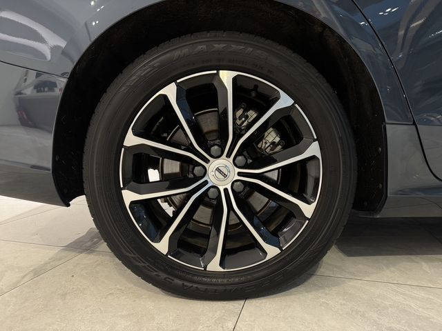 VOLVO富豪 V60  第5張相片
