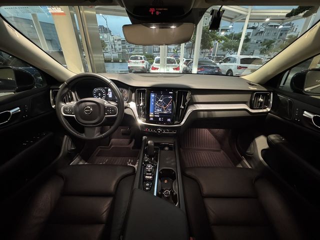 VOLVO富豪 V60  第7張相片