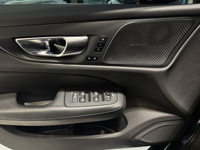 VOLVO富豪 V60  第14張相片
