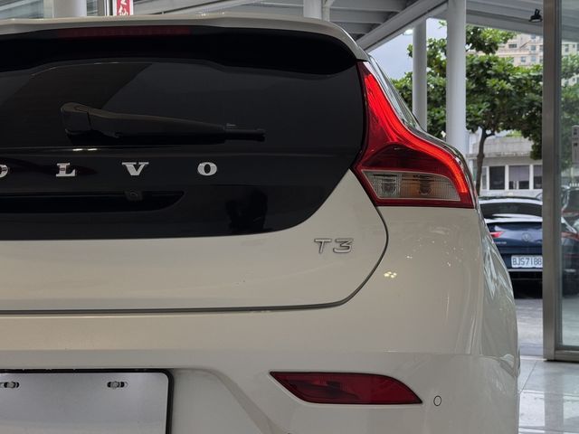 VOLVO富豪 V40  第3張相片