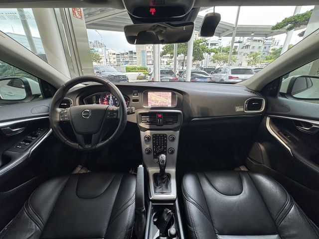 VOLVO富豪 V40  第6張相片
