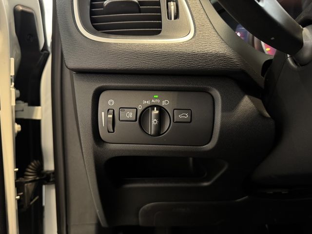 VOLVO富豪 V40  第14張相片